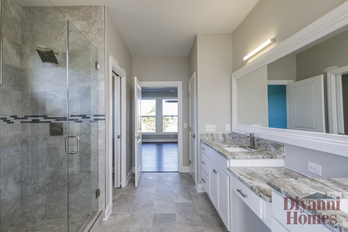The Verona | Master Bathroom
